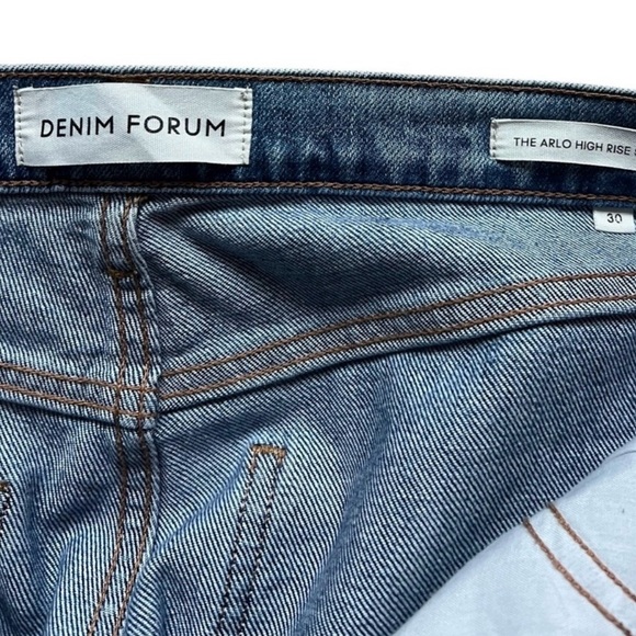Aritzia Denim Forum The Arlo High Rise Straight Jeans Raw
Hem Cropped Size 30 - Picture 10 of 13